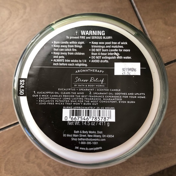 Bath and Body Works Candle - Picture 4 of 4